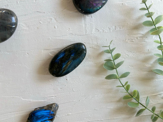 Labradorite Palmstone